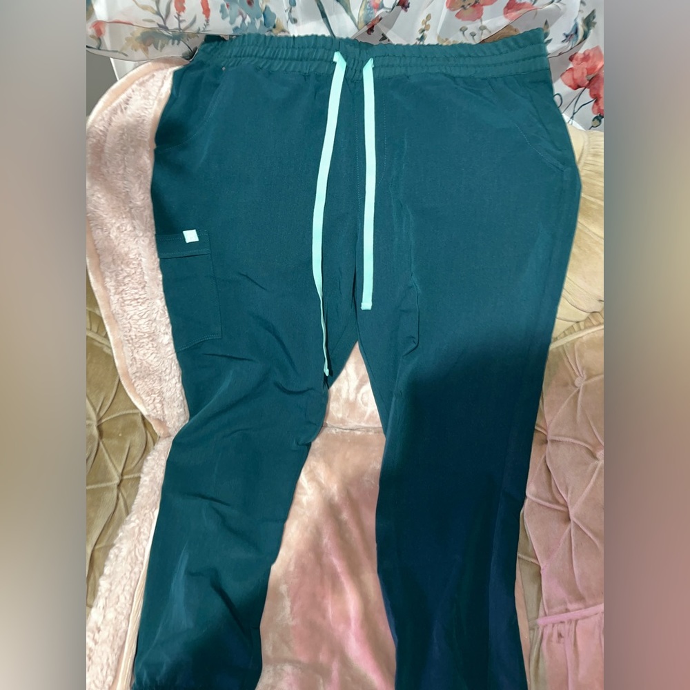 Garde Malade Women’s Scrub Pants